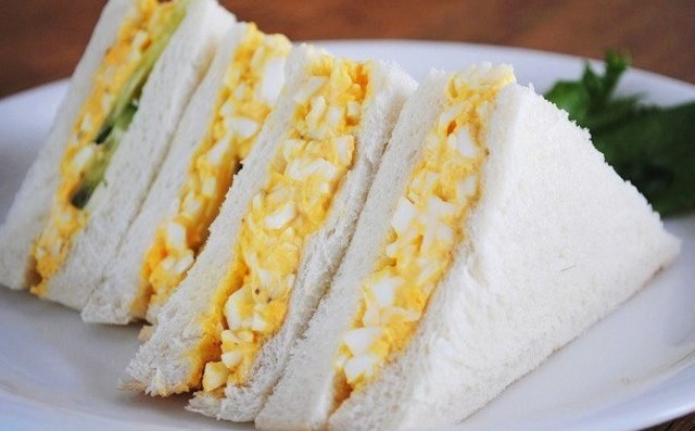 【食品偽装】コンビニの｢卵サンドイッチ｣は偽物だらけ！白身１００％の商品も！