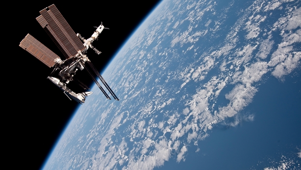 地球の周り飛んでる人工衛星の数がハンパないｗｗｗｗｗ ※画像あり